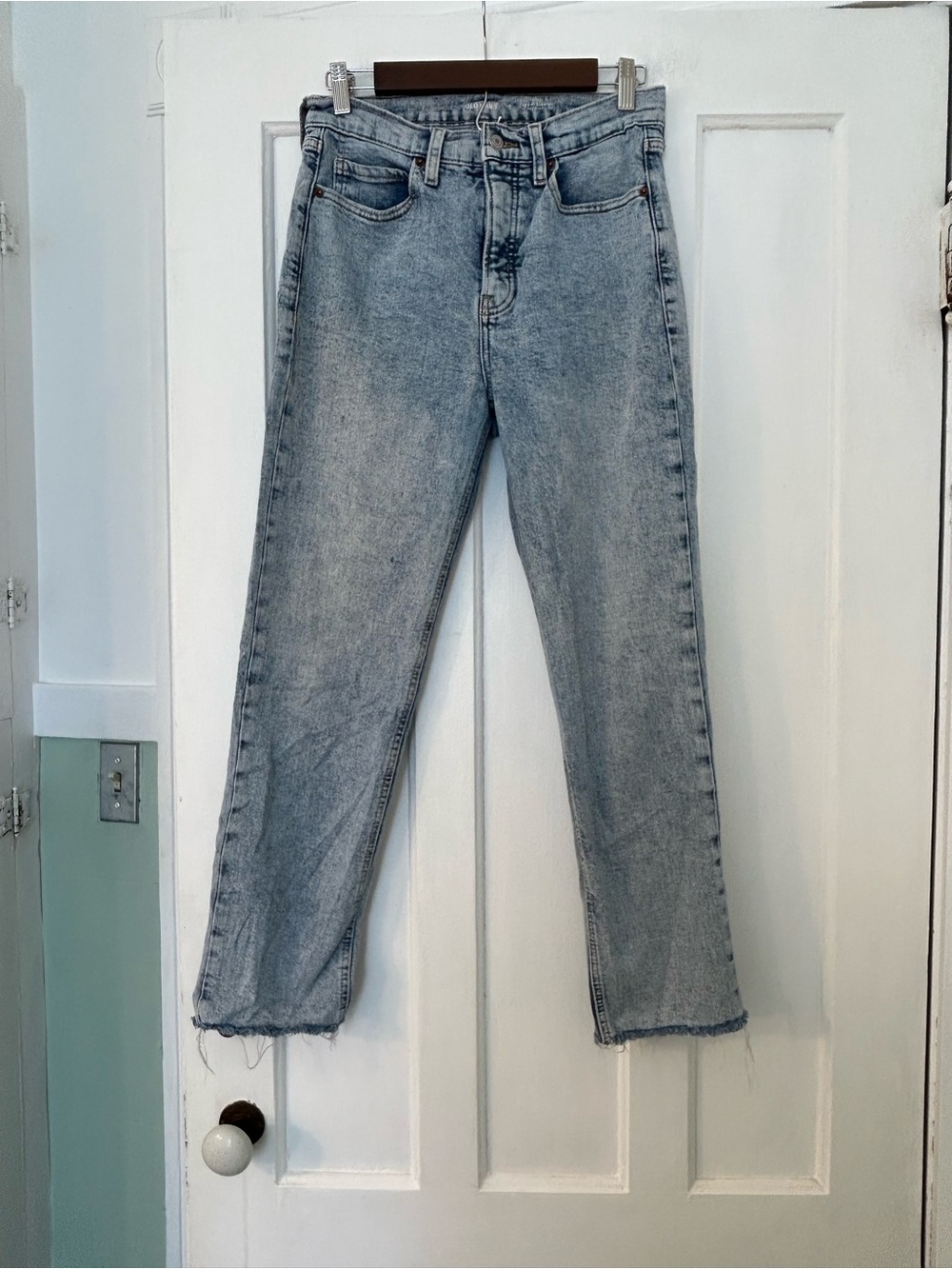 Old Navy High Rise Straight Leg Jeans Light Wash Raw Hem Size 6